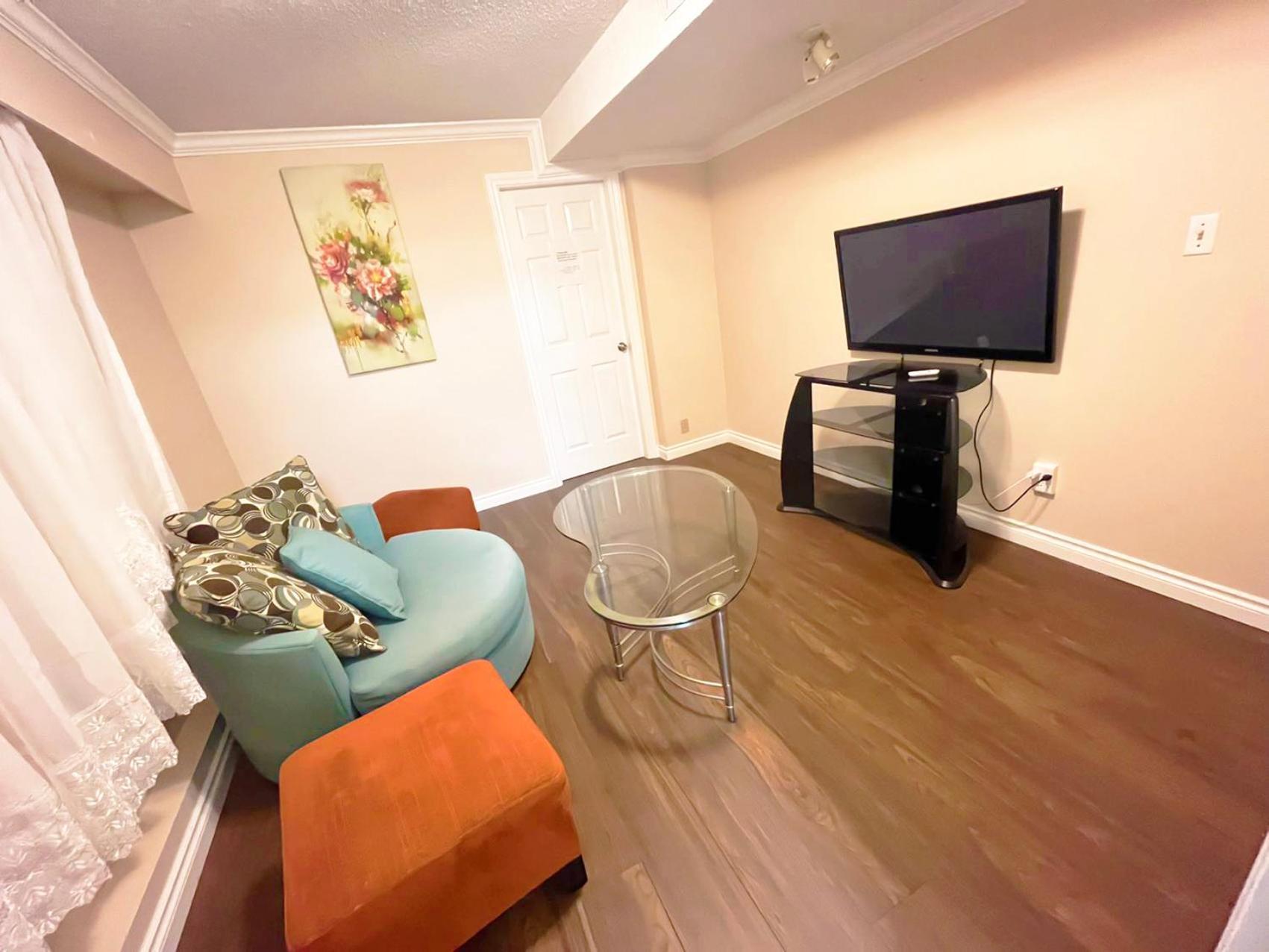 Private Suite With Private Entrance King Bed Richmond Exterior foto
